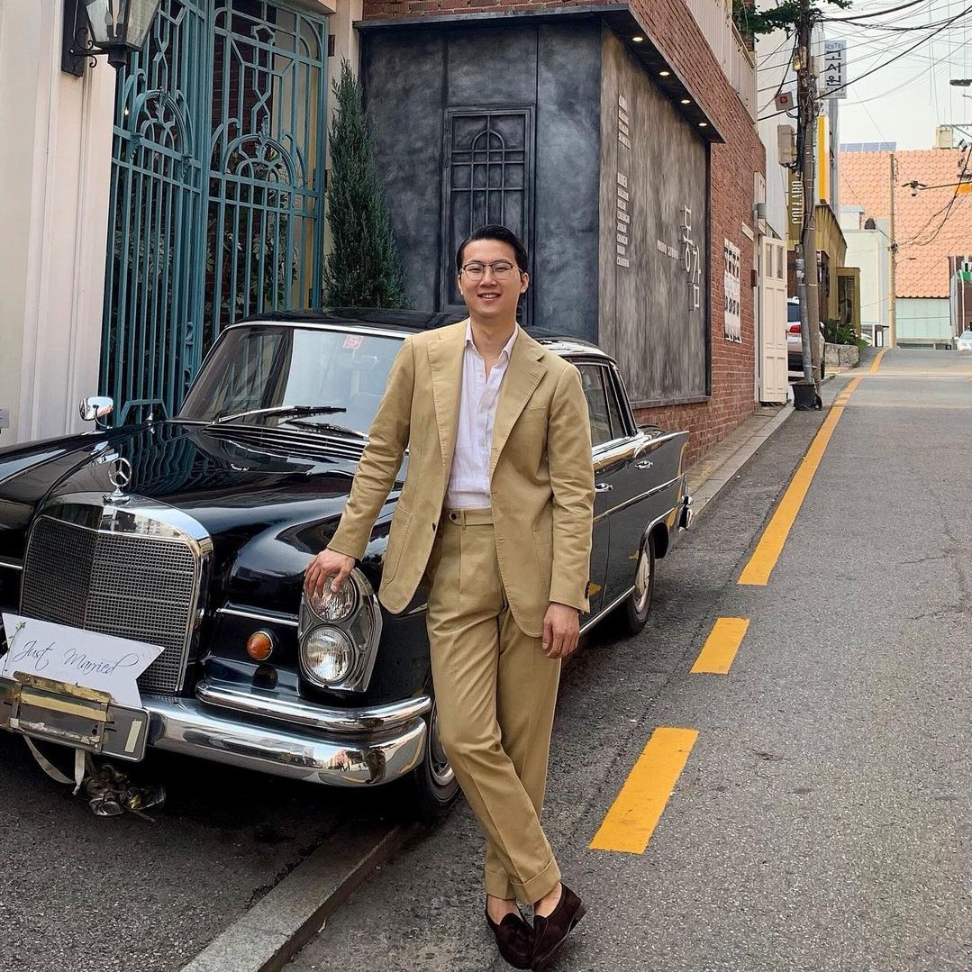 How to Wear Black Shoes With Khaki Pants Best Guide of 2021