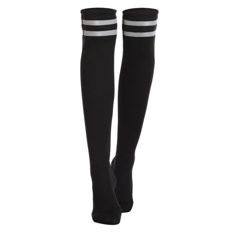 How to Wear Knee High Socks Best Style Guide for 2021