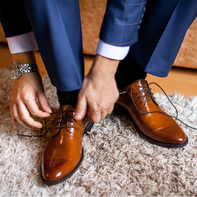 How The Best Dressed Men Wear Blue Suits & Brown Shoes | Soxy