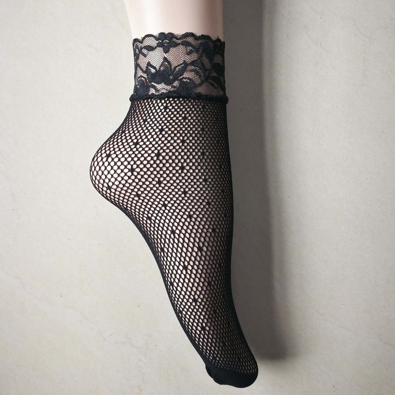 Cotton Vs. Polyester Socks: Which Material Is More Durable? - adbvqn3