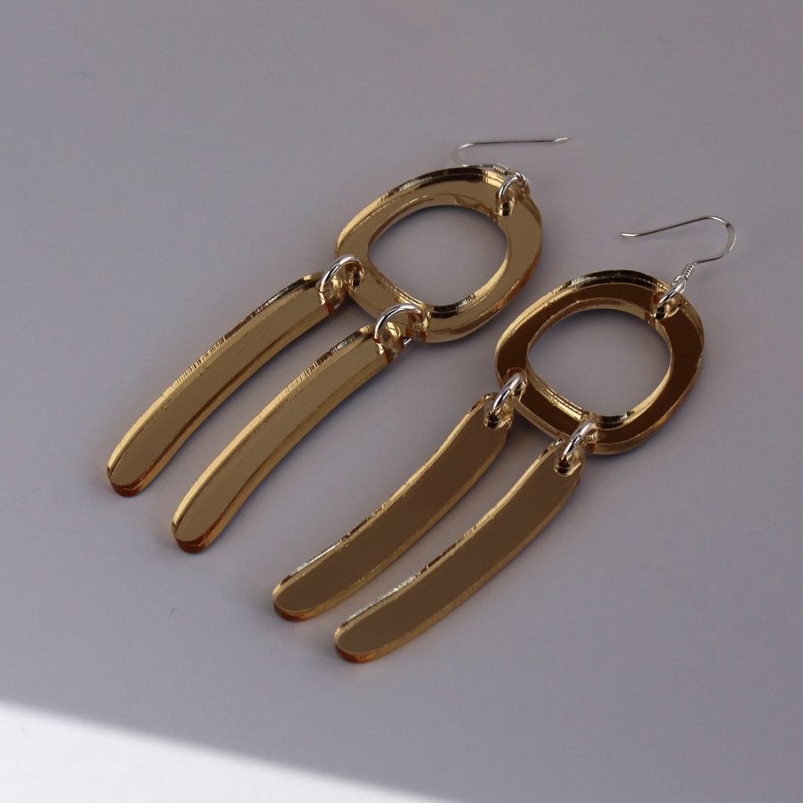 Best Minimalist Jewelry Brands Read This First