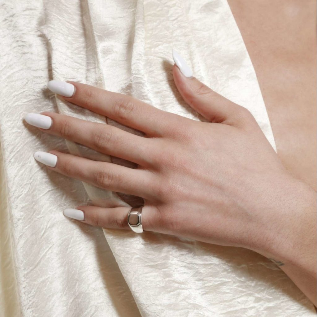 Best Minimalist Jewelry Brands Read This First