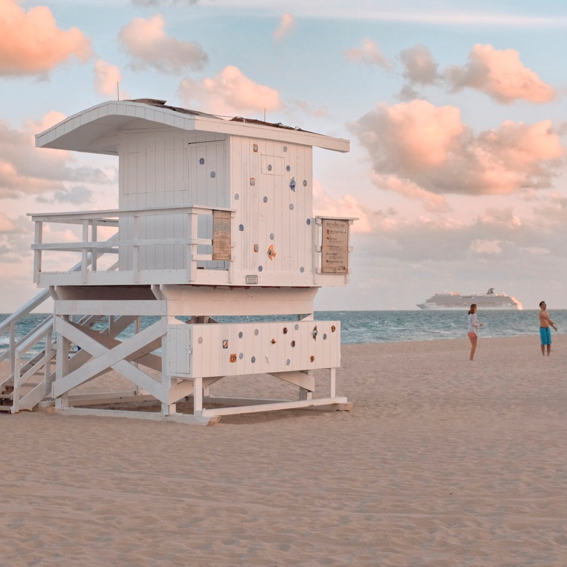 Wearing Socks With Boat Shoes Best Style Guide for 2021