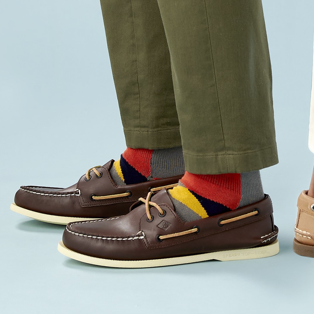 Wearing Socks With Boat Shoes Best Style Guide for 2021