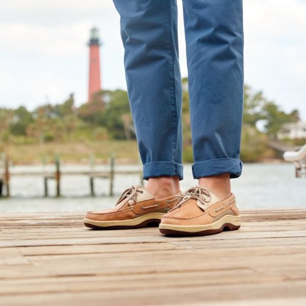 Wearing Socks With Boat Shoes Best Style Guide for 2021