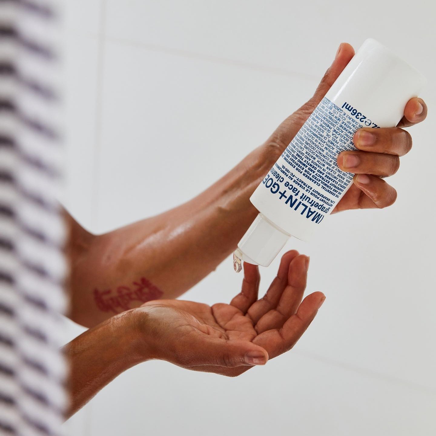 The Best Smelling Body Lotion for Men 2022 Read This First