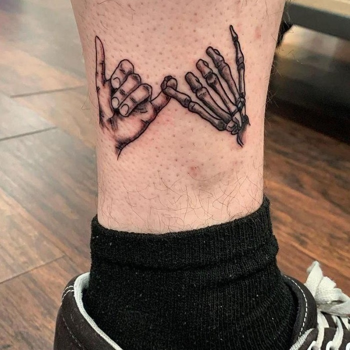 There is so much wrong with this pinky promise tattoo : r/shittytattoos