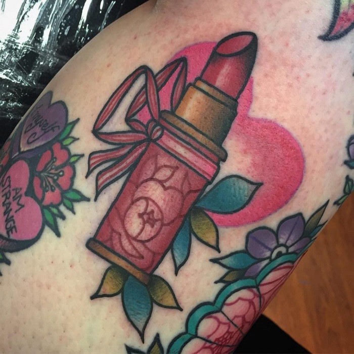 40 Best Lipstick Tattoo Ideas