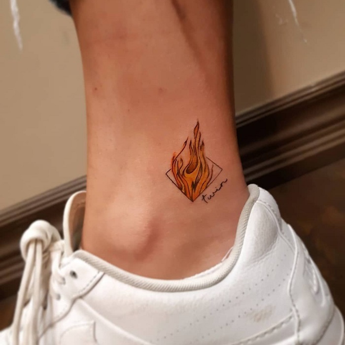 Share more than 79 minimalist twin flame tattoo best  thtantai2