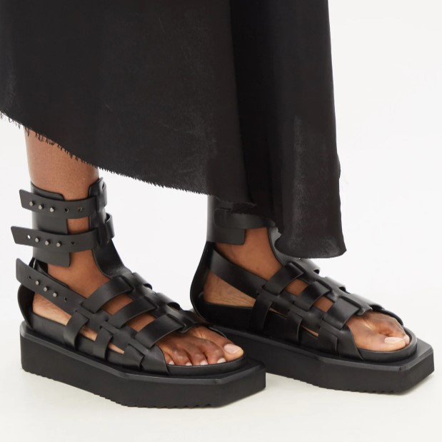 20 Best Black Sandals Read This First
