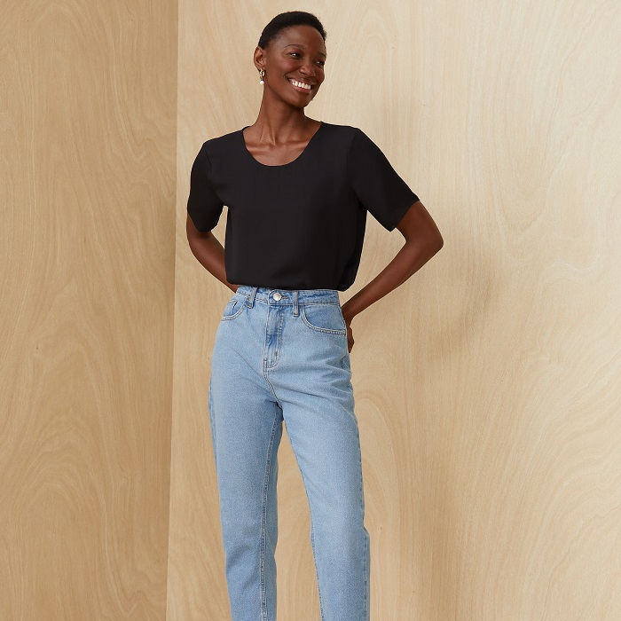 How to Wear Mom Jeans - Read This First