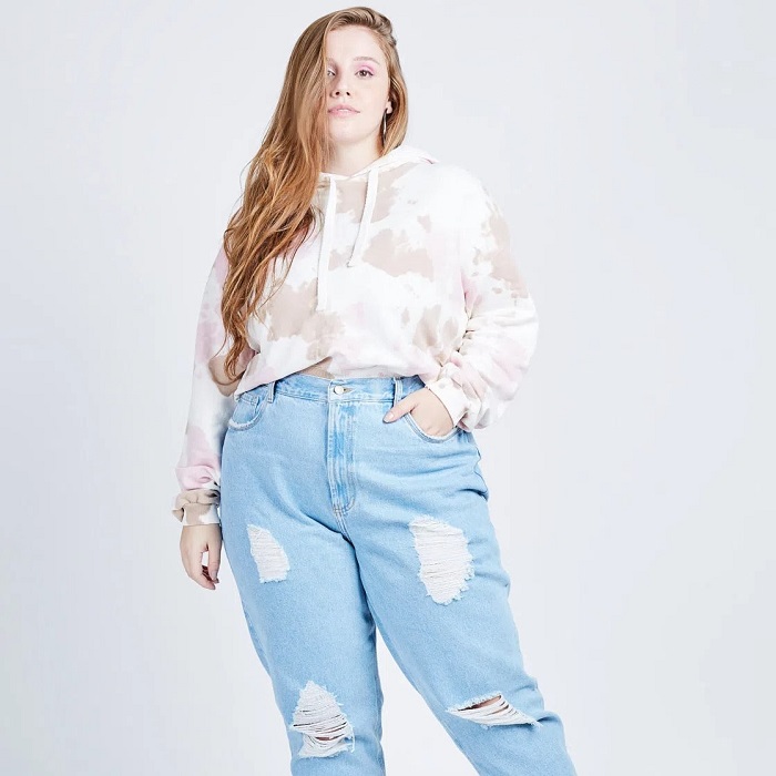 How to Wear Mom Jeans - Read This First