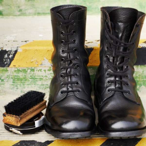 How to wear combat boots