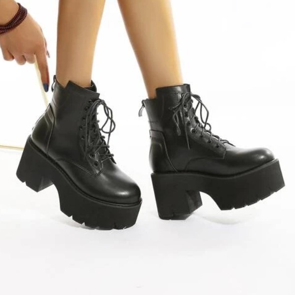 How to wear combat boots