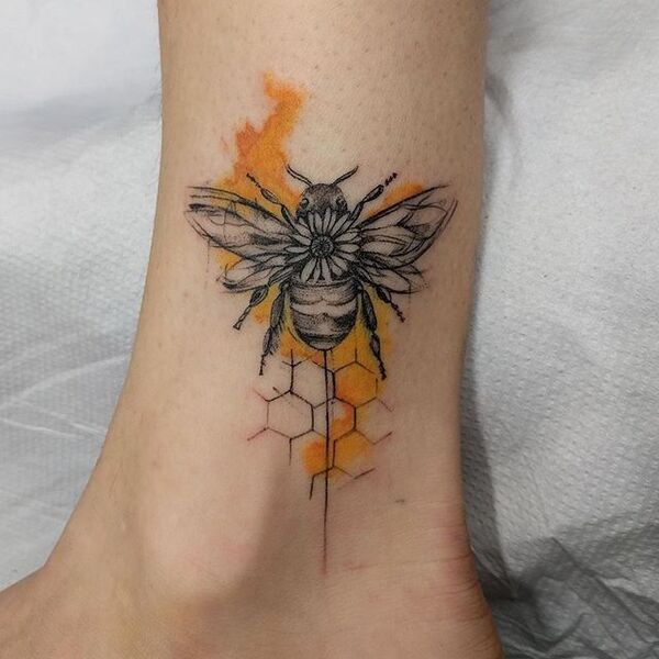 30 Best Bumblebee Tattoo Ideas 