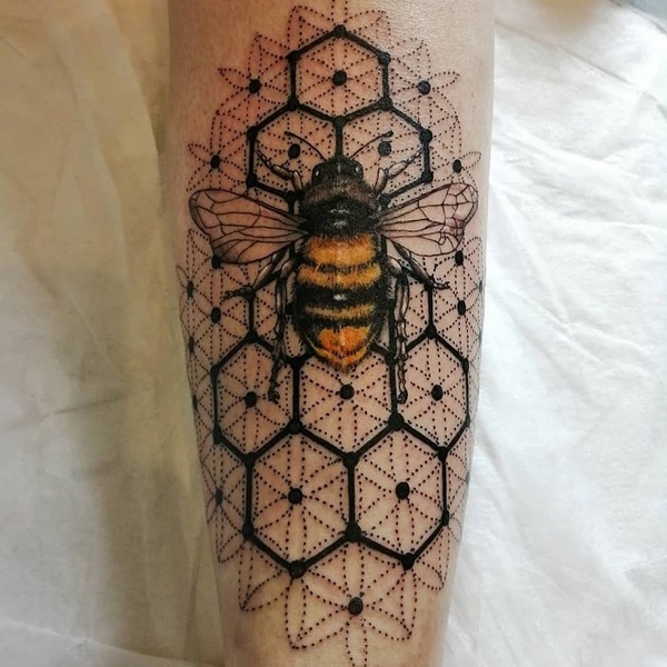 30 Best Bumblebee Tattoo Ideas 