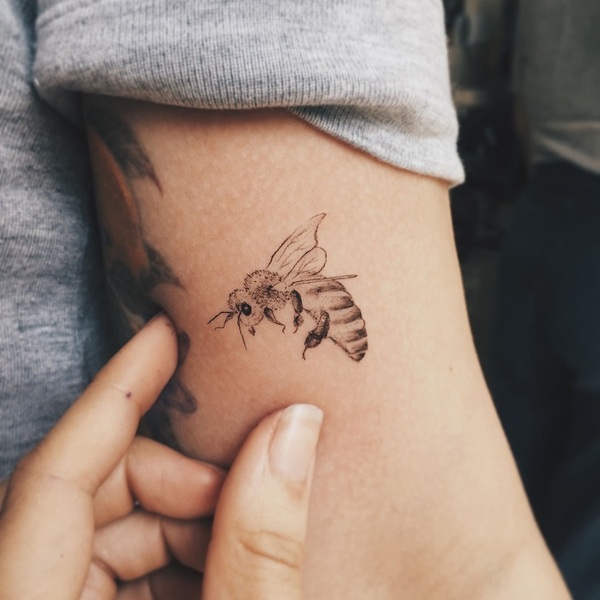 30 Best Bumblebee Tattoo Ideas 