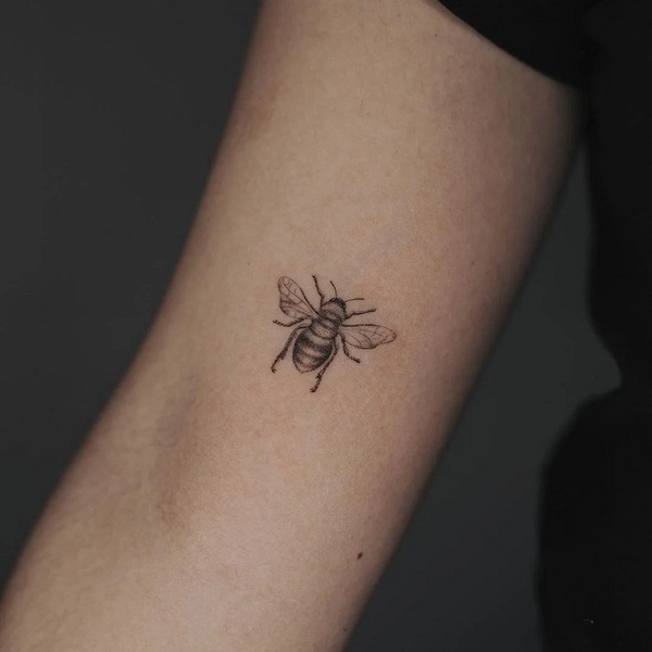 30 Best Bumblebee Tattoo Ideas 