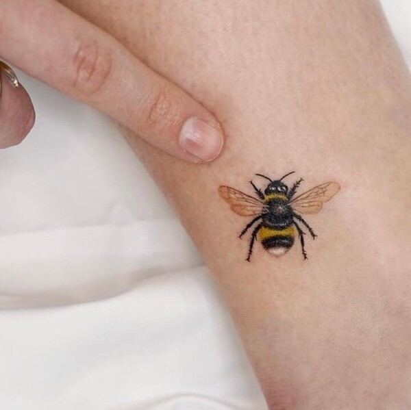 18 Bee Tattoo Design Ideas for Women  Moms Got the Stuff