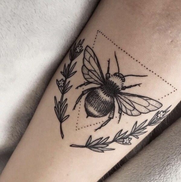 30 Best Bumblebee Tattoo Ideas 