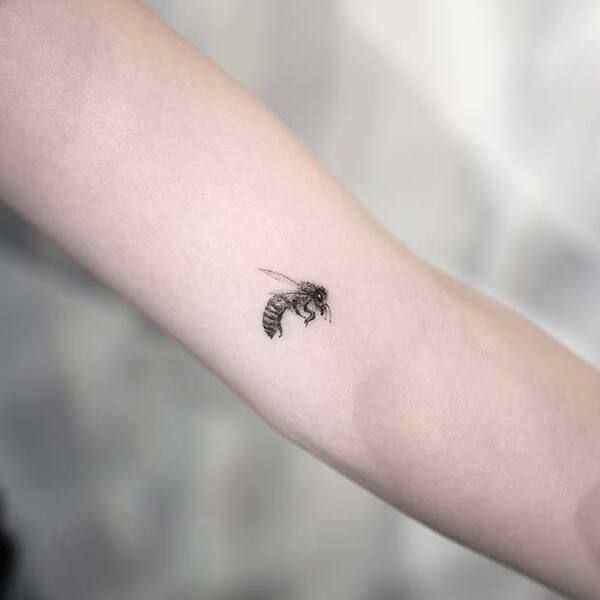 30 Best Bumblebee Tattoo Ideas 