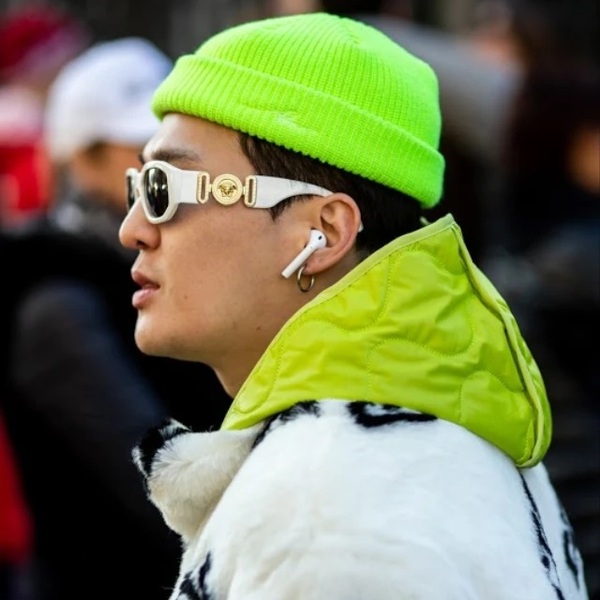 How To Wear Airpods Read This First
