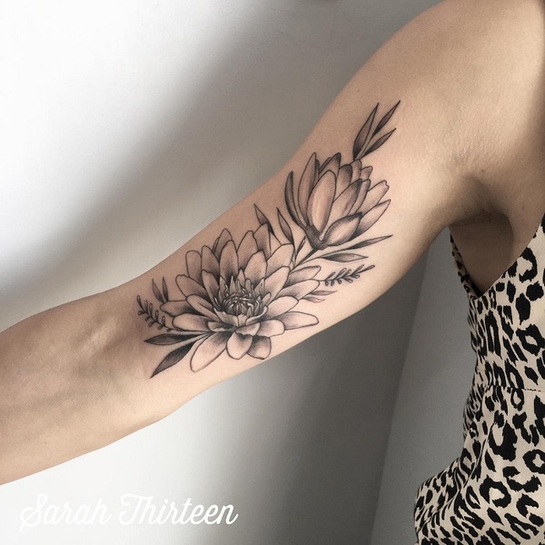 Share more than 80 water lily tattoo small super hot - esthdonghoadian