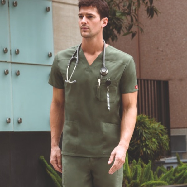 What Do Nurses Wear? Read This First