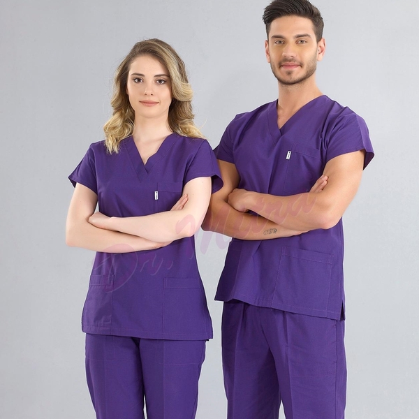 What Do Nurses Wear? Read This First