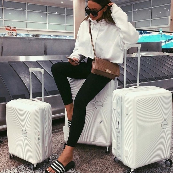 What To Wear To The Airport