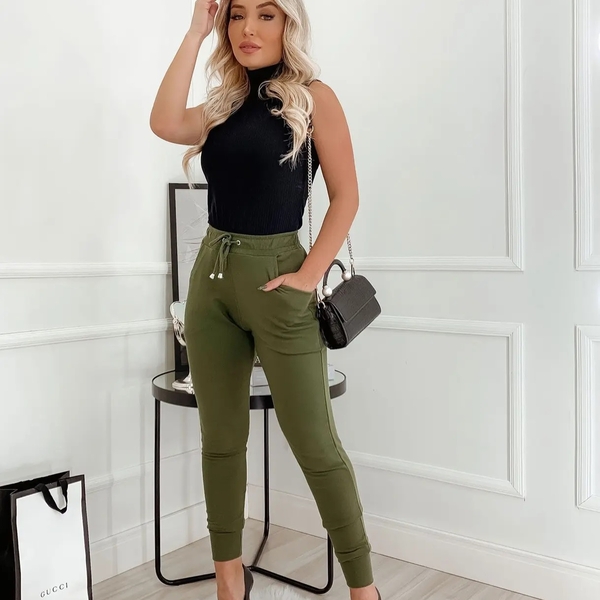 What To Wear With Green Pants