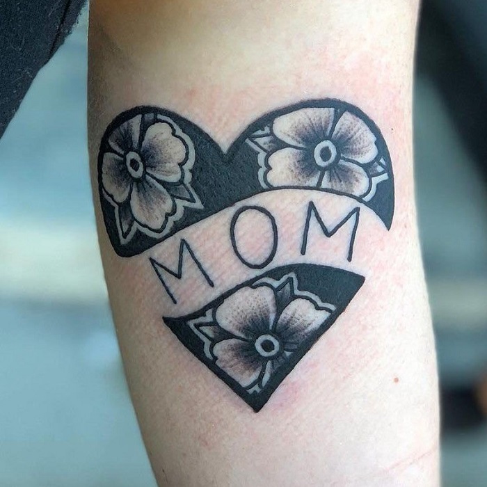 Mom Tattoo Heart Ideas 35