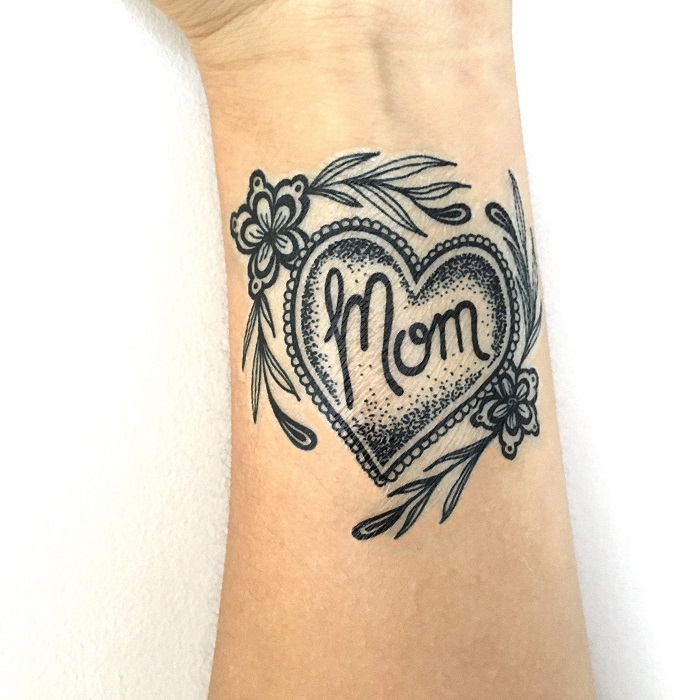Mom Tattoo Heart Ideas 40