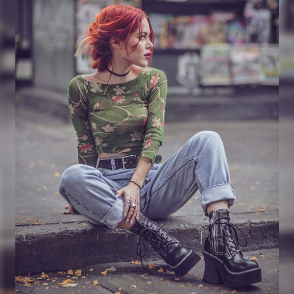 5 ‘90s Outfit Ideas - Read This First