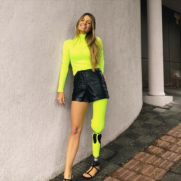 5 Neon Outfits Ideas