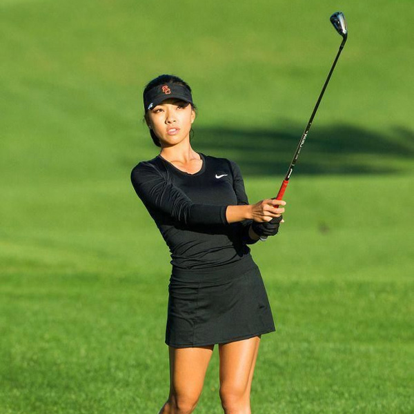 5 Women's Golf Outfits Ideas