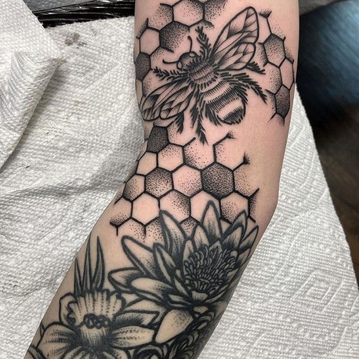 Manchester bee and honeycomb... - Obsession Tattoo Studio | Facebook