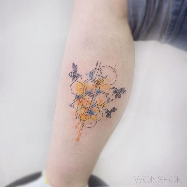 Best Honeycomb Tattoo Ideas 