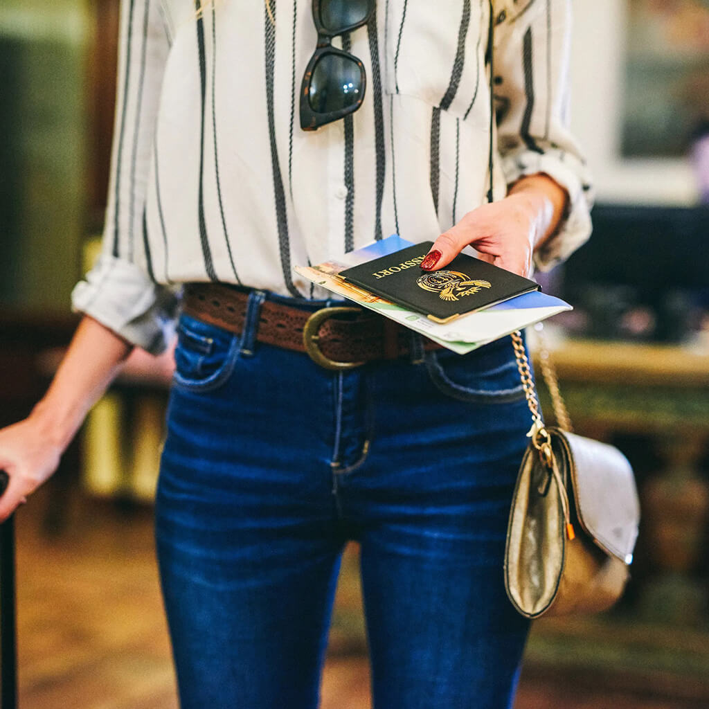 What To Wear For A Passport Photo Read This First 4780