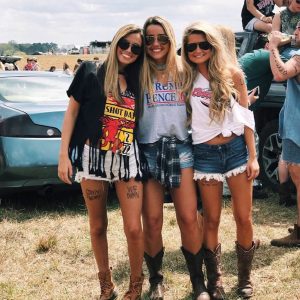 What To Wear To A Country Concert - Read This First