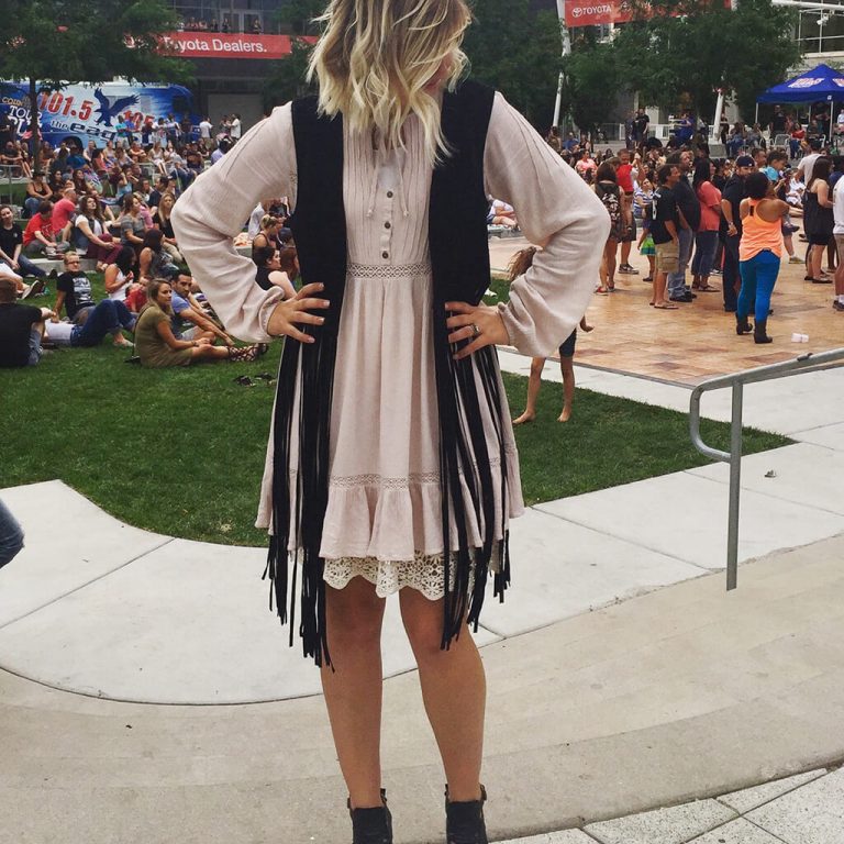 what-to-wear-to-a-country-concert-read-this-first