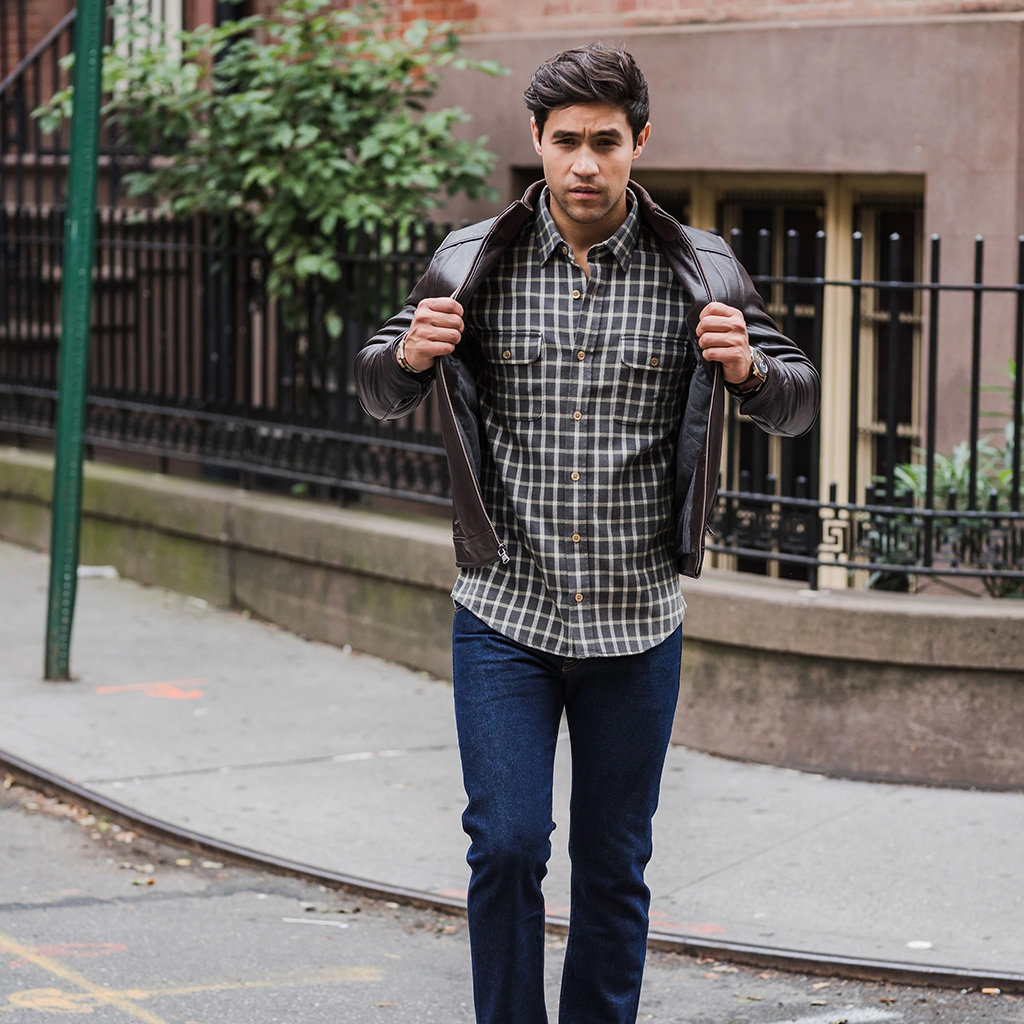 What To Wear With Dark Blue Jeans - Read This First