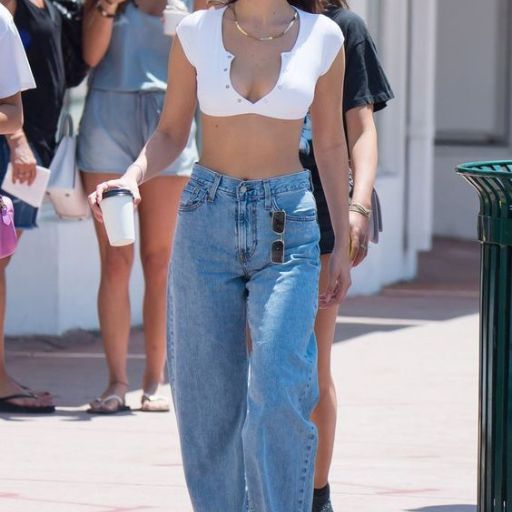20 Topnotch '90s Party Outfit Ideas - Bellatory