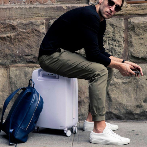 Arriba 87+ imagen mens travel outfit - Abzlocal.mx