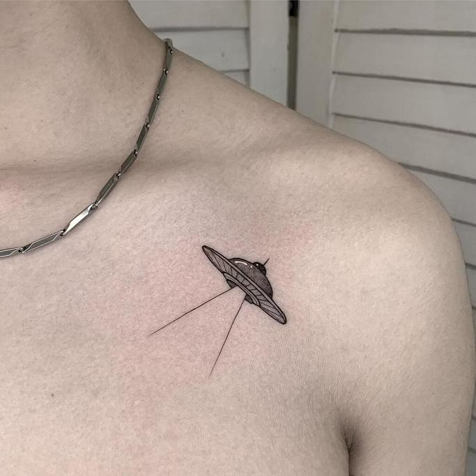 23 Admirable UFO Tattoo Ideas and Meanings