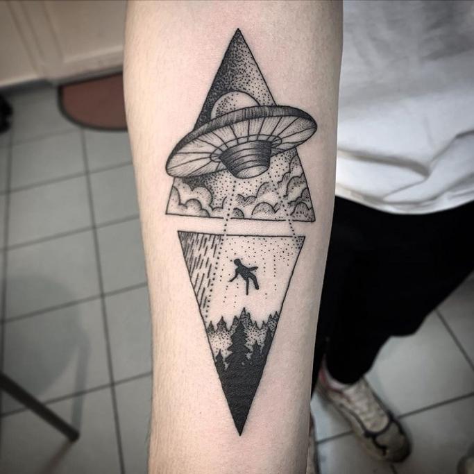 Best UFO Tattoo Ideas