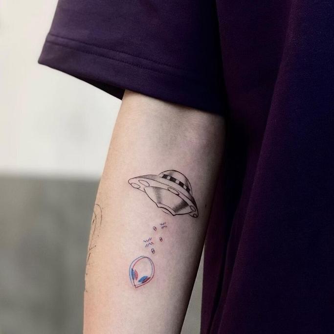 flying saucer tattoo