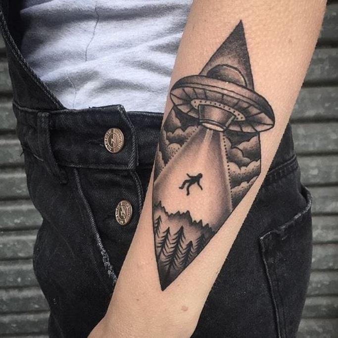 Best UFO Tattoo Ideas