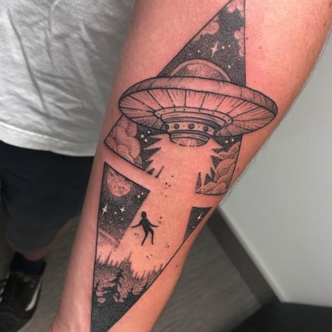 Best UFO Tattoo Ideas