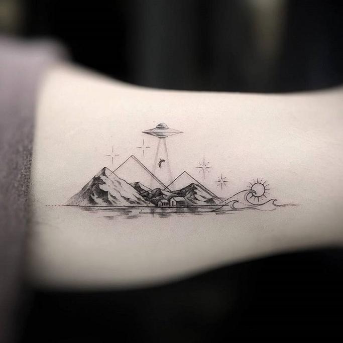 Best UFO Tattoo Ideas